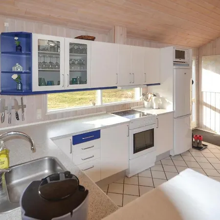 Dom wakacyjny Three-bedroom Holiday In